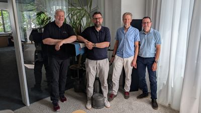 Erstaudit WIREWORX: Knut Marhold, Manuel Jurktisch, Johannes Sprondel, TÜV-Auditor Uwe Seidel Erstaudit WIREWORX: Knut Marhold, Manuel Jurktisch, Johannes Sprondel, TÜV-Auditor Uwe Seidel